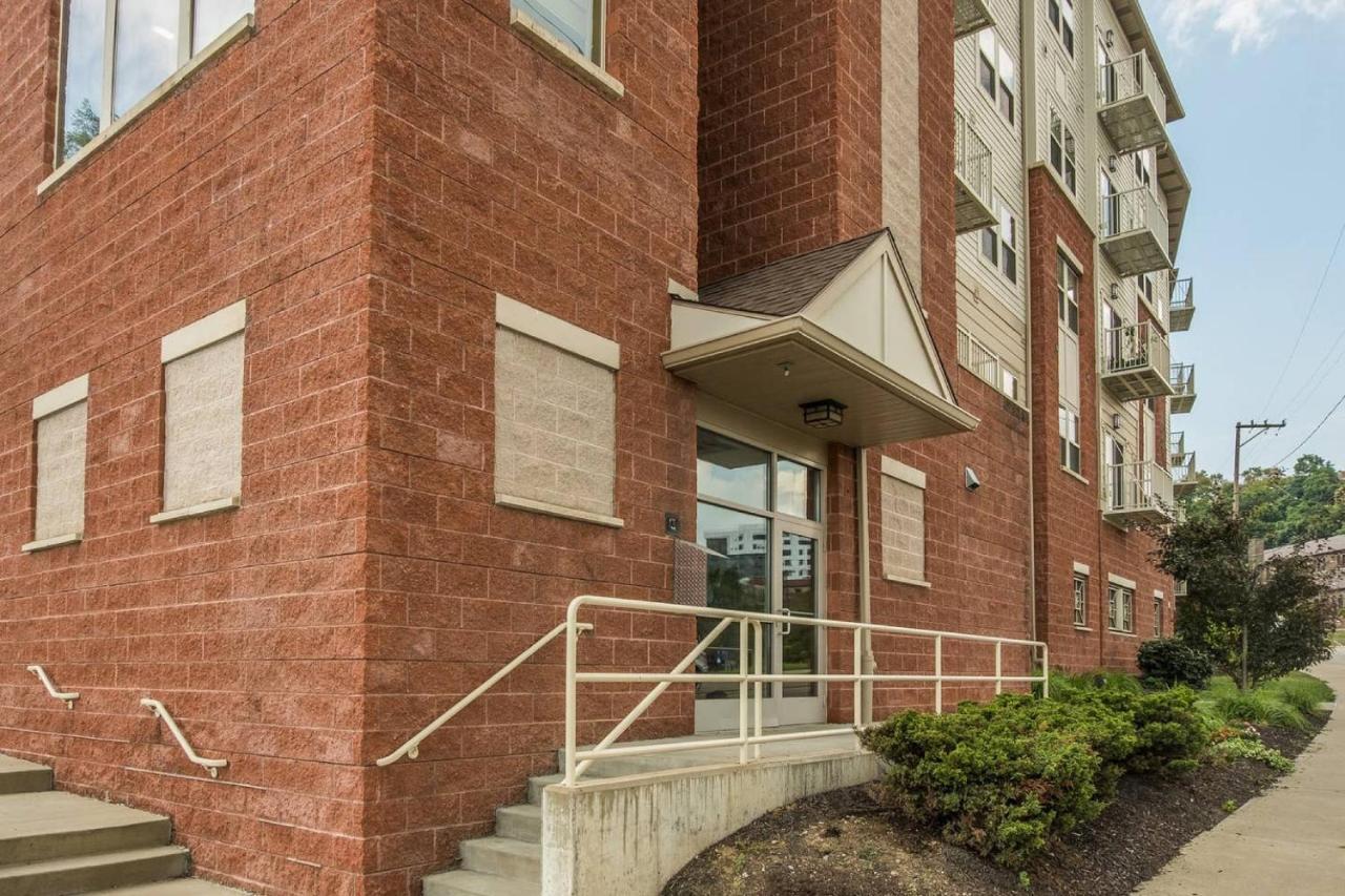 Frontdesk Portal Place Apts Oakland Pittsburgh Exterior photo